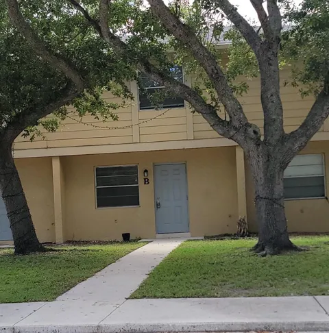 2018 S 10TH STREET