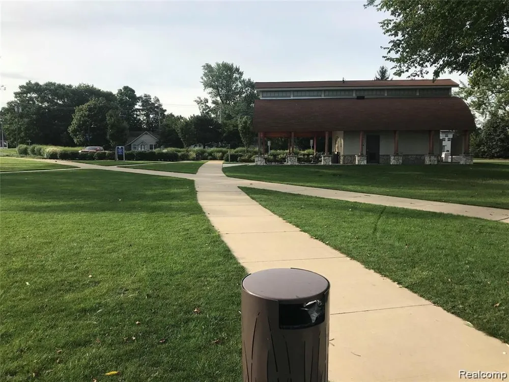 132 Maudlin Street Novi City, MI 48377