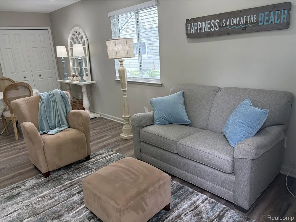 132 Maudlin Street Novi City, MI 48377