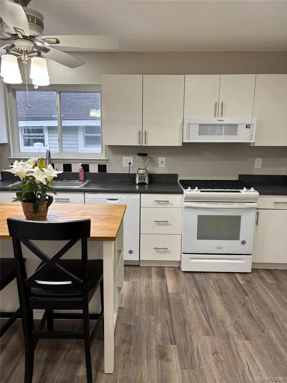 132 Maudlin Street Novi City, MI 48377