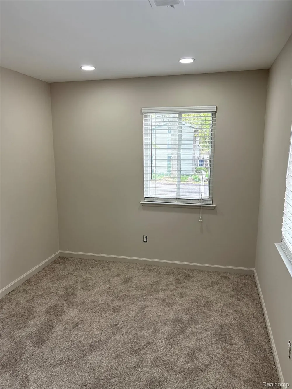 132 Maudlin Street Novi City, MI 48377