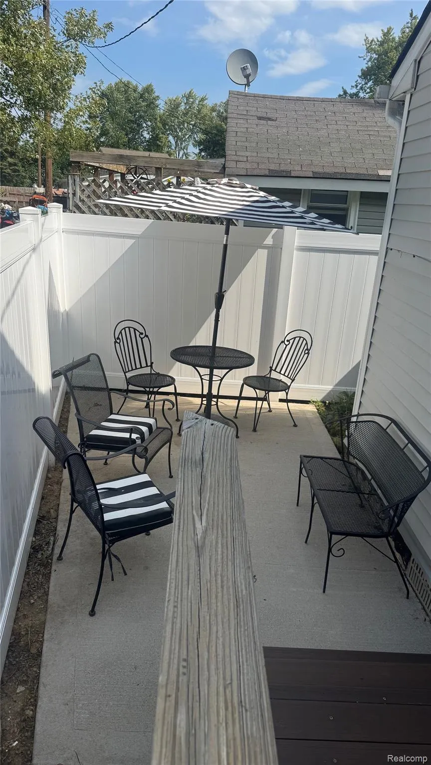 132 Maudlin Street Novi City, MI 48377