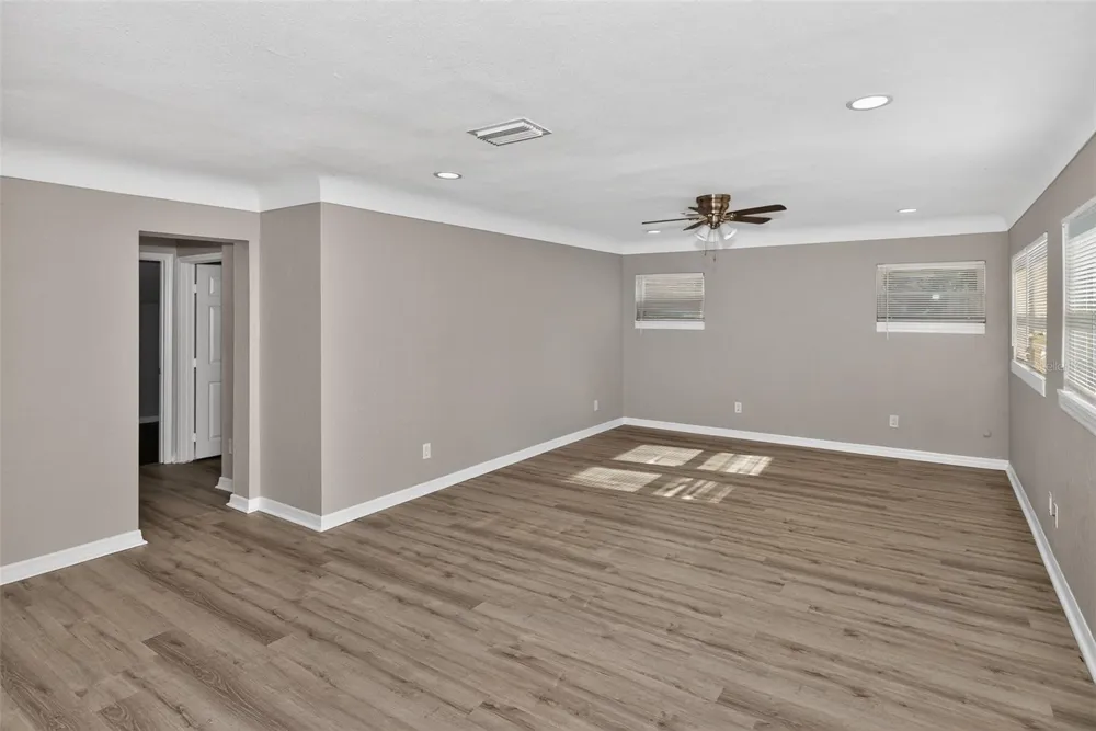 5131 ARAGON WAY S St Petersburg, FL 33705