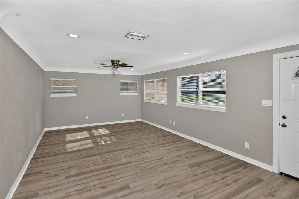 5131 ARAGON WAY S St Petersburg, FL 33705