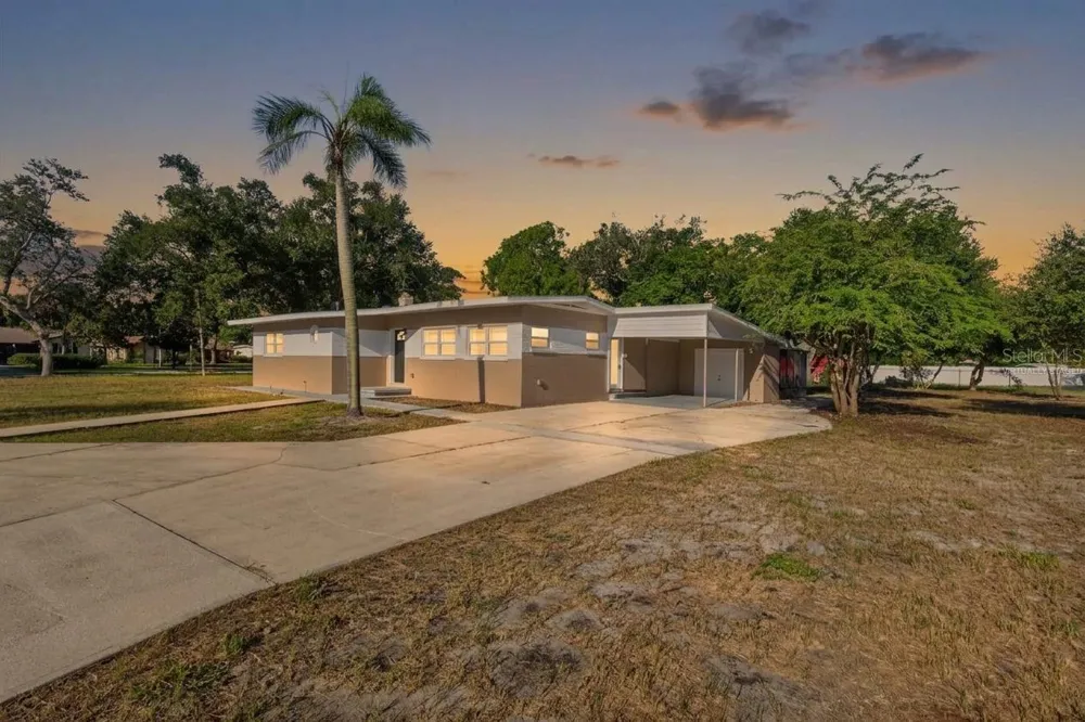5131 ARAGON WAY S St Petersburg, FL 33705