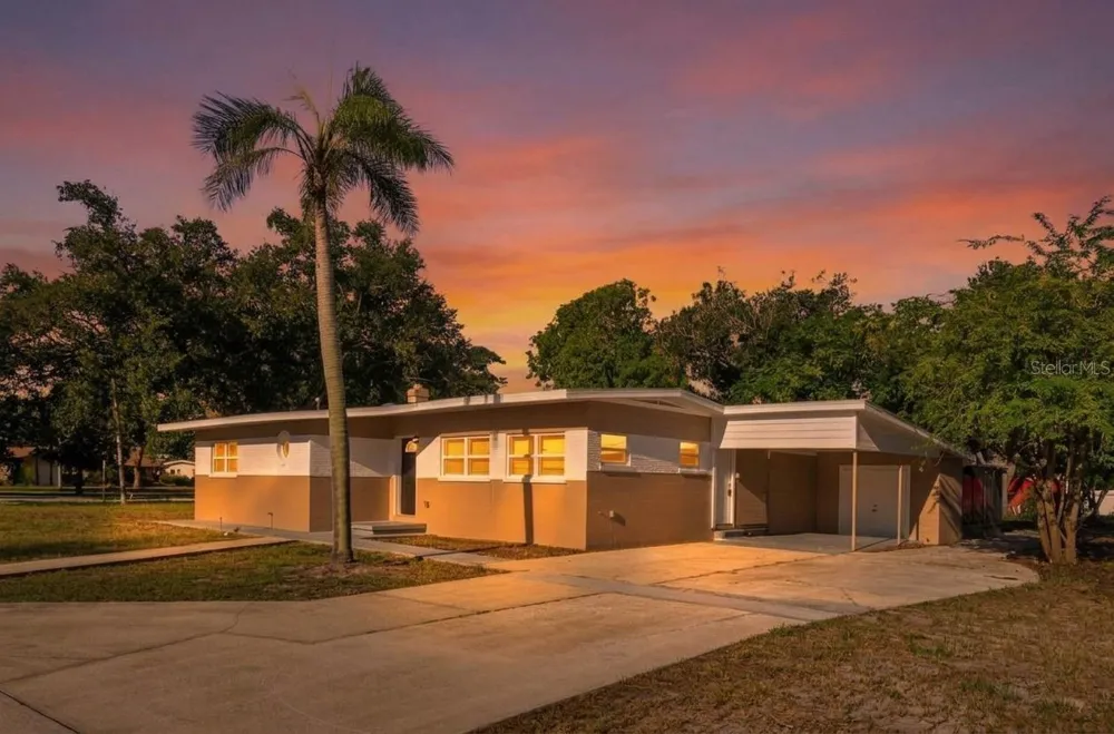 5131 ARAGON WAY S St Petersburg, FL 33705