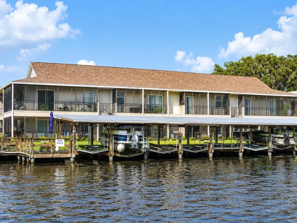 1640 JUNO TRAIL #103F Astor, FL 32102