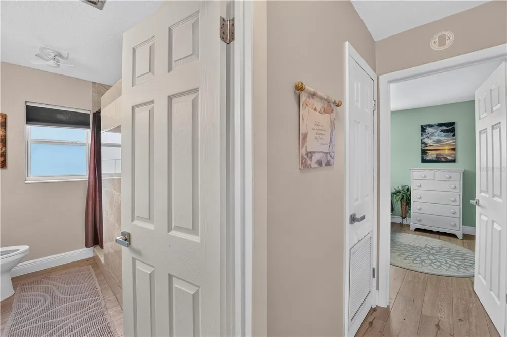 28050 LOIS DRIVE Tavares, FL 32778