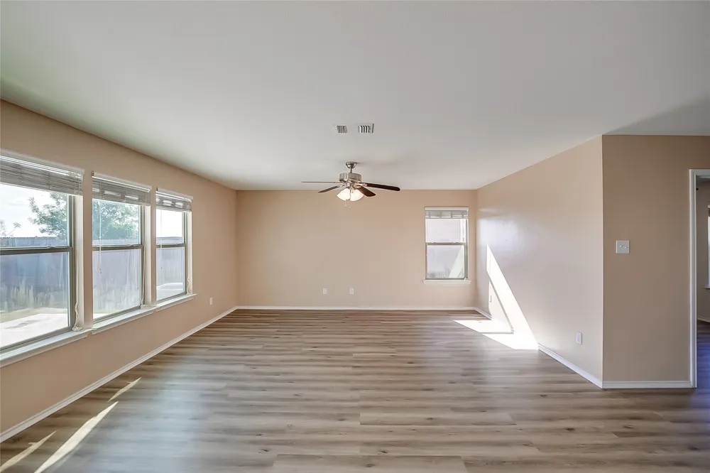 518 Carrington Street Hutto, TX 78634