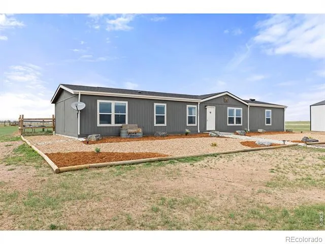 10395 County Road 112 Carr, CO 80612