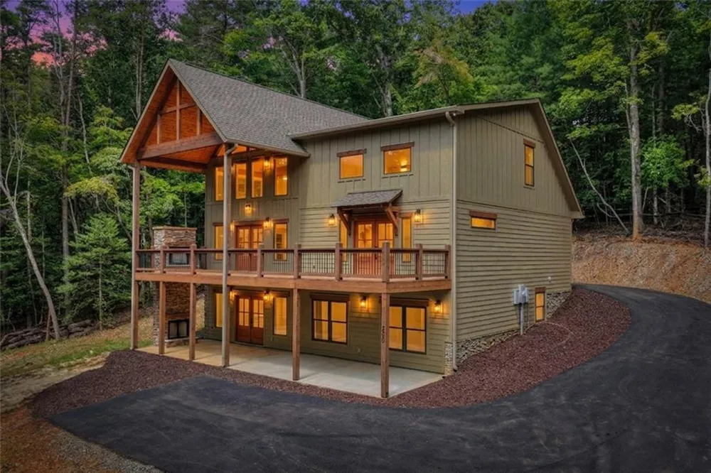 200 W Goldmine Road Ellijay, GA 30536
