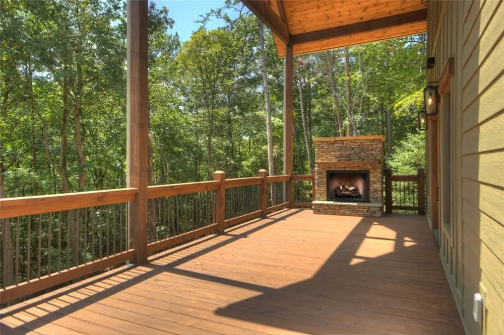 200 W Goldmine Road Ellijay, GA 30536