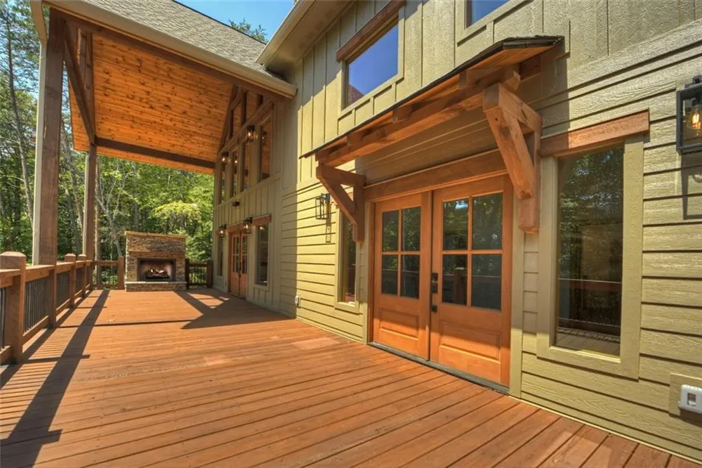 200 W Goldmine Road Ellijay, GA 30536