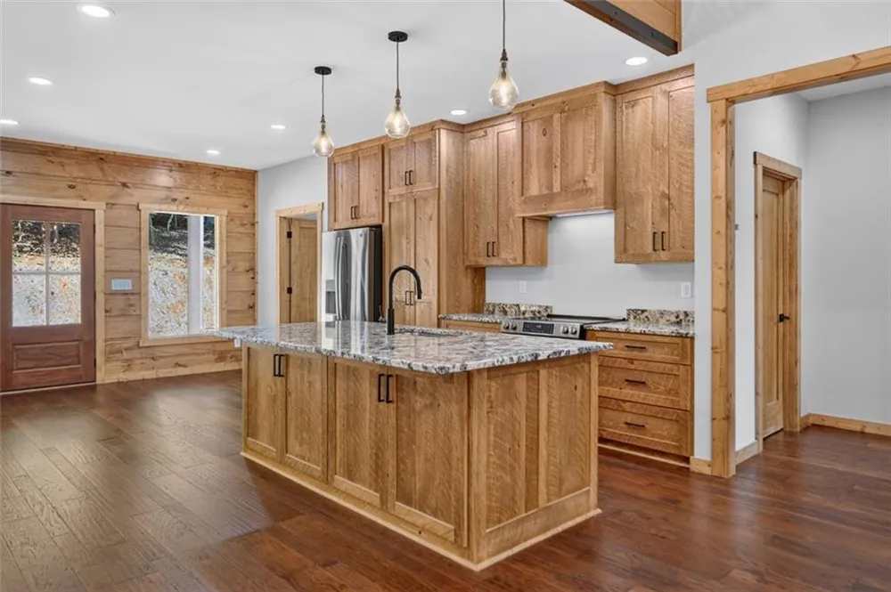 200 W Goldmine Road Ellijay, GA 30536