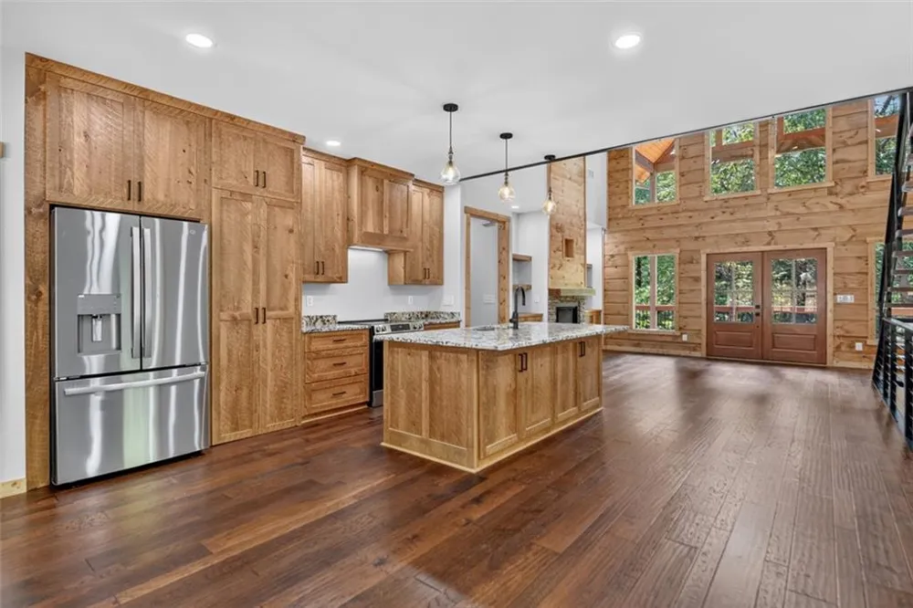 200 W Goldmine Road Ellijay, GA 30536