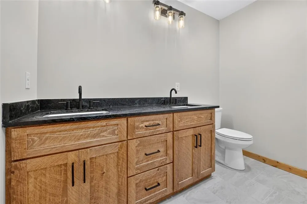 200 W Goldmine Road Ellijay, GA 30536