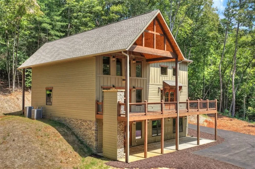 200 W Goldmine Road Ellijay, GA 30536