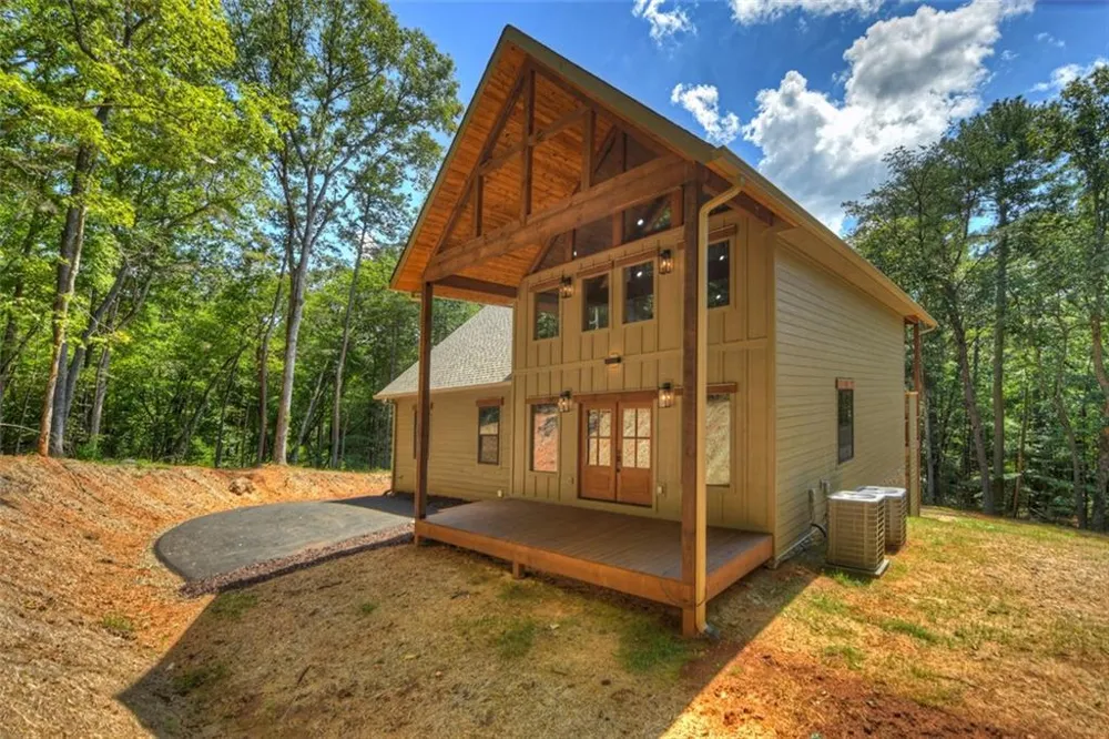 200 W Goldmine Road Ellijay, GA 30536