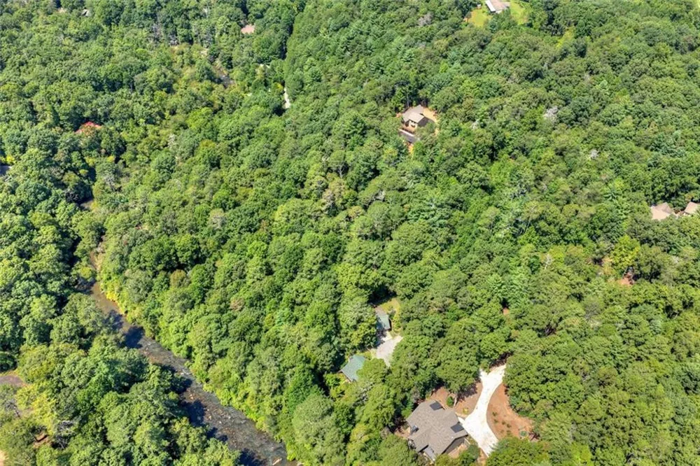 200 W Goldmine Road Ellijay, GA 30536