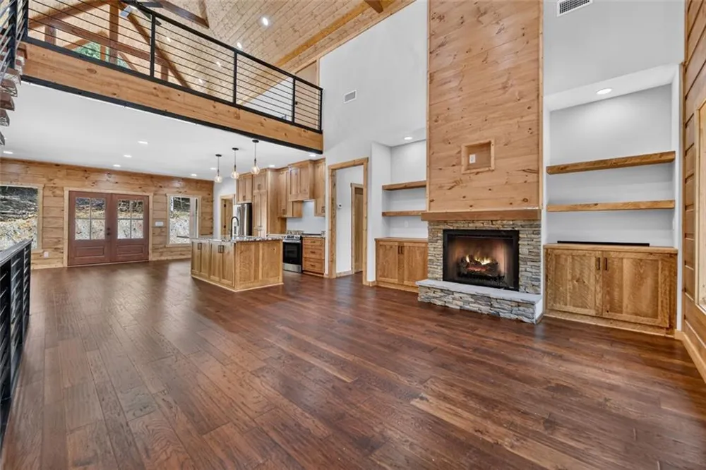200 W Goldmine Road Ellijay, GA 30536