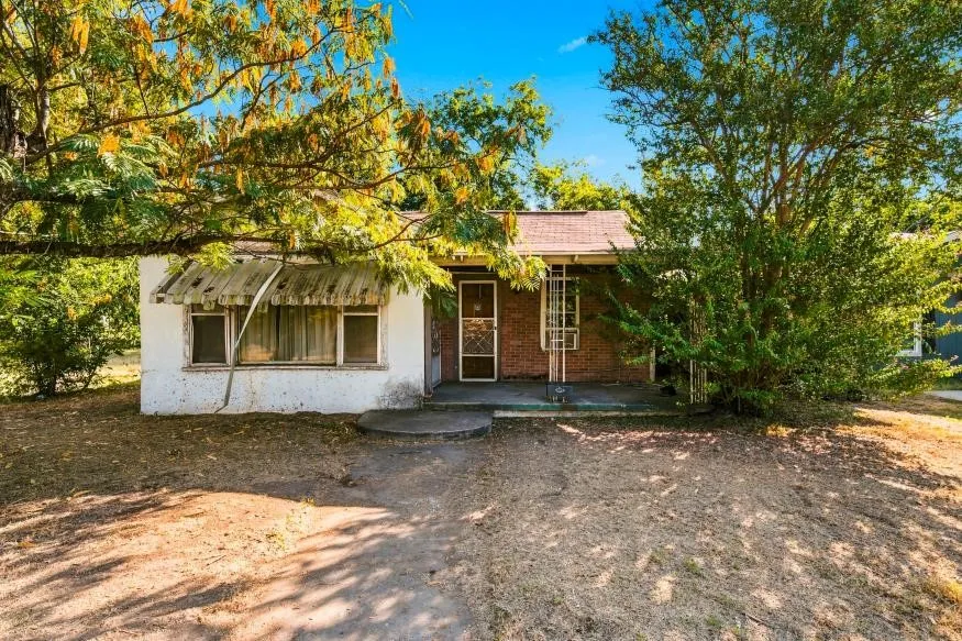 915 DAWSON STREET Waco, TX 76704