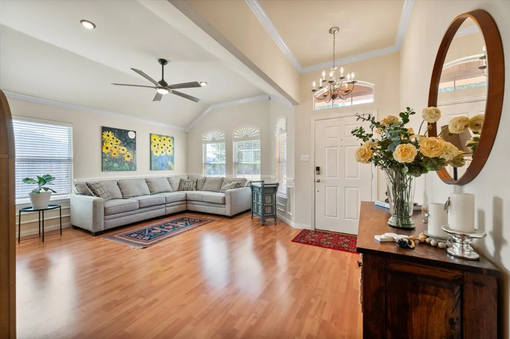 8821 Mallory Court Waxahachie, TX 76065