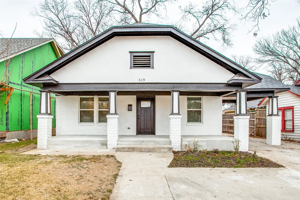 619 Pembroke Avenue Dallas, TX 75208