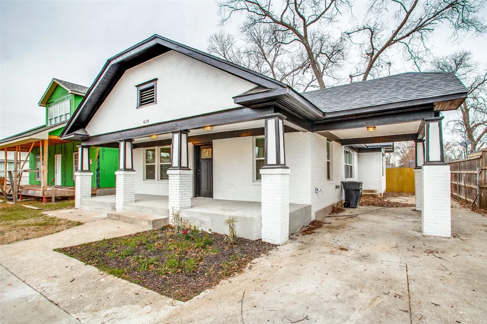 619 Pembroke Avenue Dallas, TX 75208
