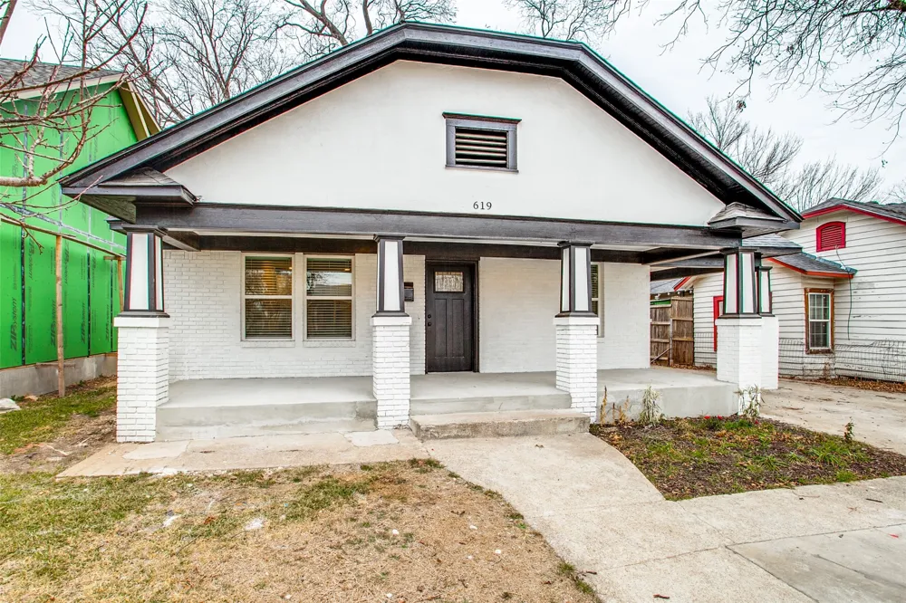 619 Pembroke Avenue Dallas, TX 75208