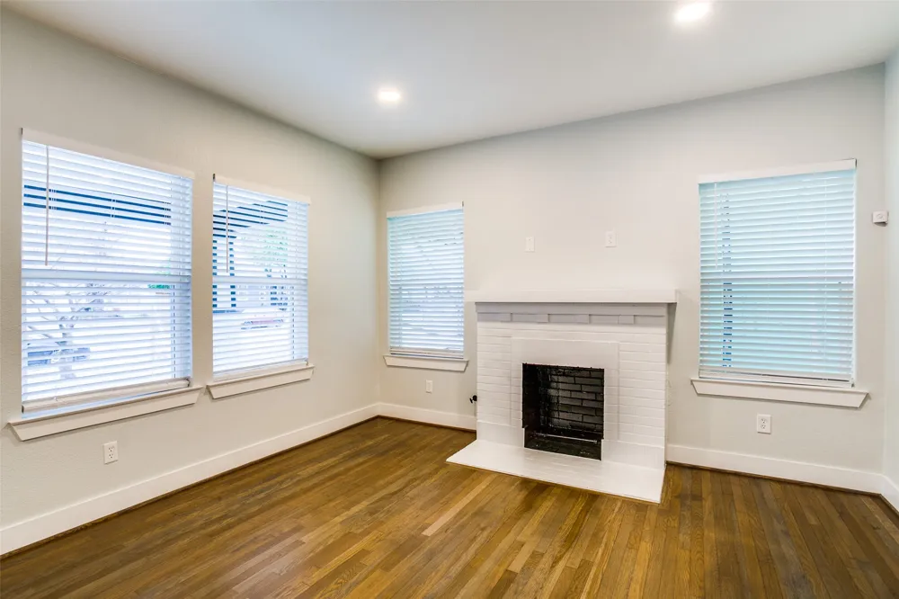 619 Pembroke Avenue Dallas, TX 75208