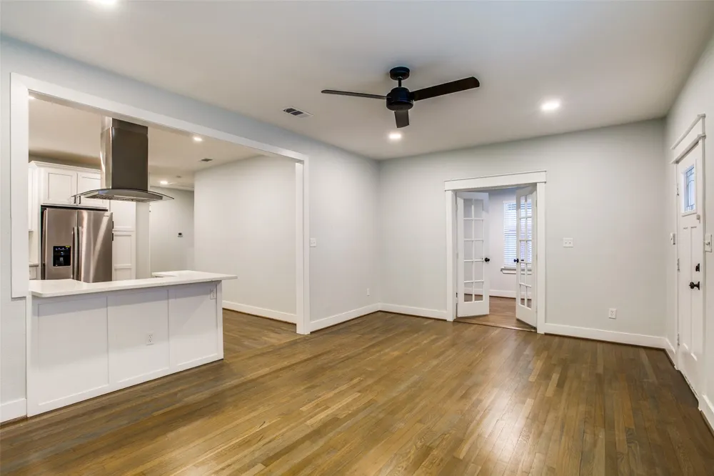 619 Pembroke Avenue Dallas, TX 75208