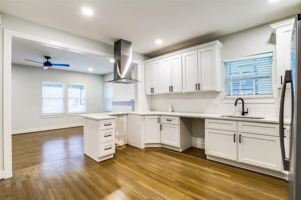 619 Pembroke Avenue Dallas, TX 75208
