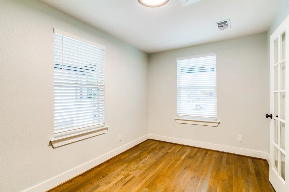 619 Pembroke Avenue Dallas, TX 75208