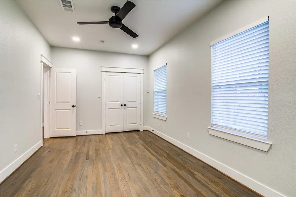 619 Pembroke Avenue Dallas, TX 75208
