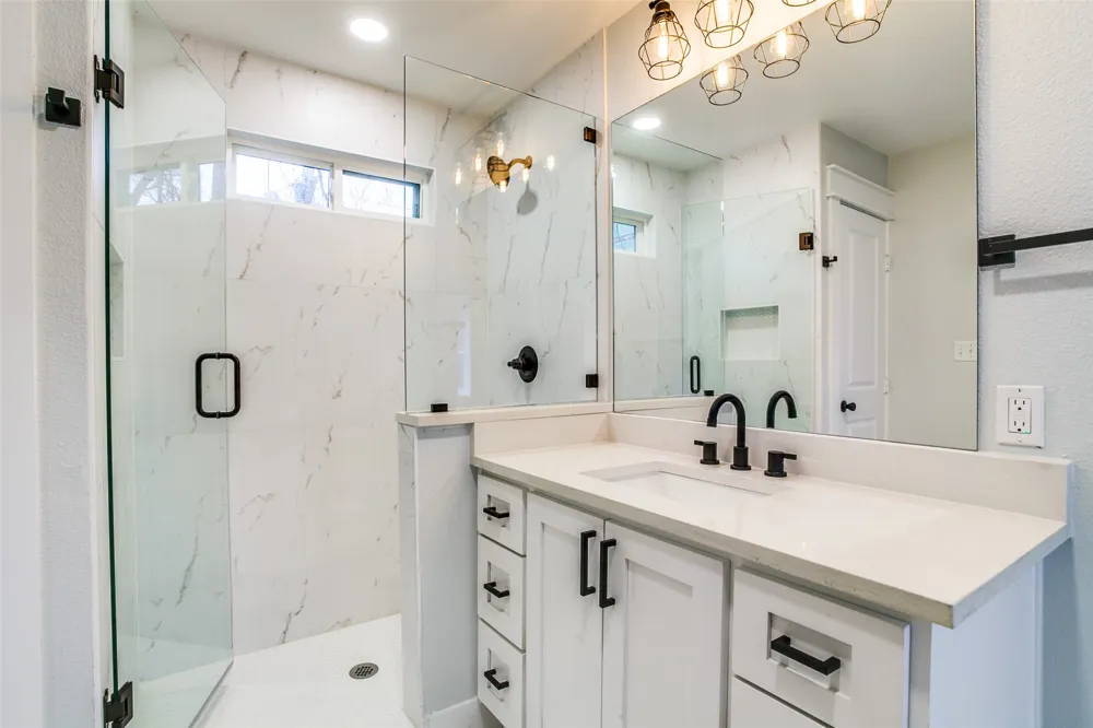 619 Pembroke Avenue Dallas, TX 75208