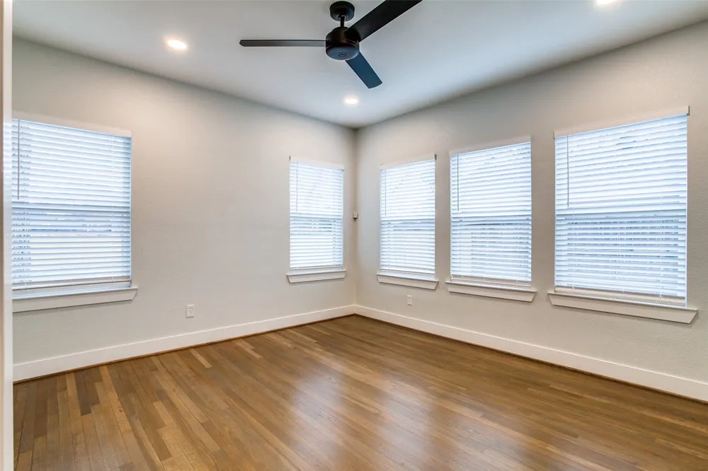 619 Pembroke Avenue Dallas, TX 75208