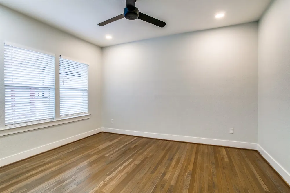 619 Pembroke Avenue Dallas, TX 75208