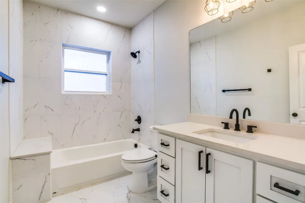 619 Pembroke Avenue Dallas, TX 75208