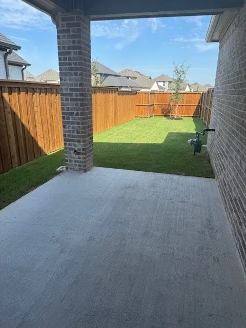 109 North Sky Drive Celina, TX 75009