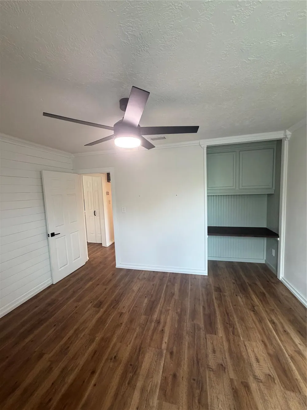 52 Periwinkle Court Lake Jackson, TX 77566