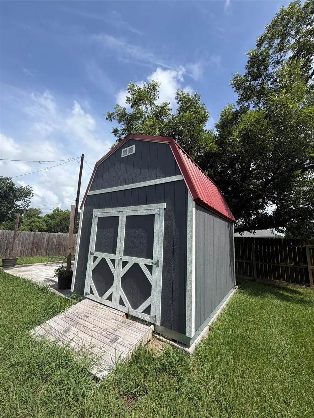 52 Periwinkle Court Lake Jackson, TX 77566