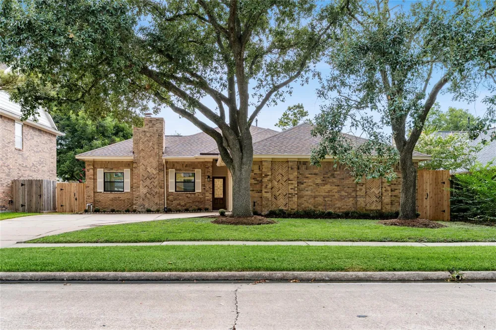 210 Mill Trail Drive Sugar Land, TX 77498