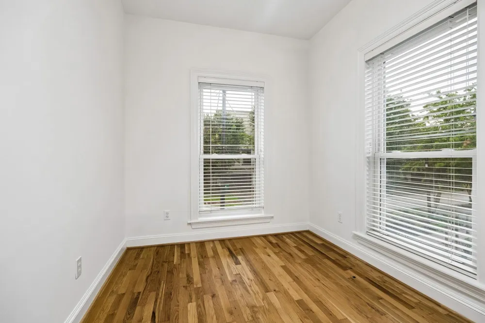 911 Birdsall Street Houston, TX 77007