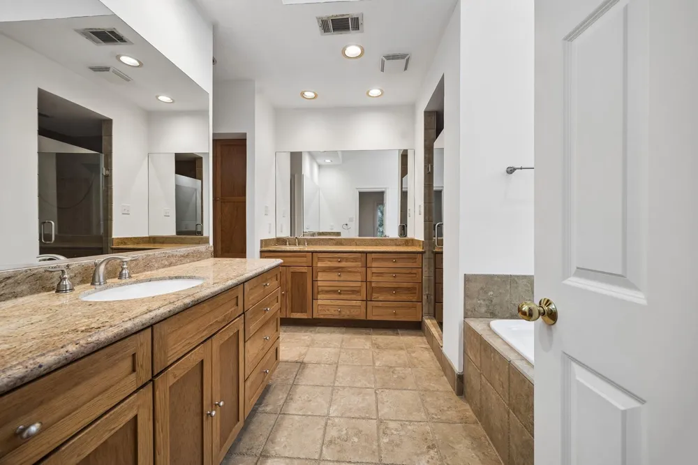 911 Birdsall Street Houston, TX 77007