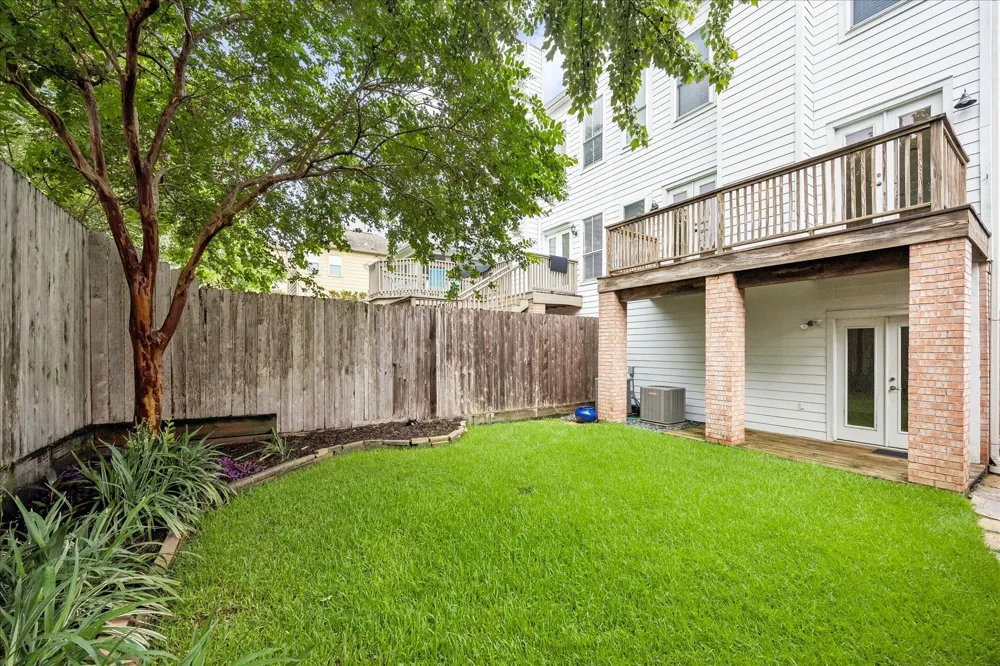 911 Birdsall Street Houston, TX 77007