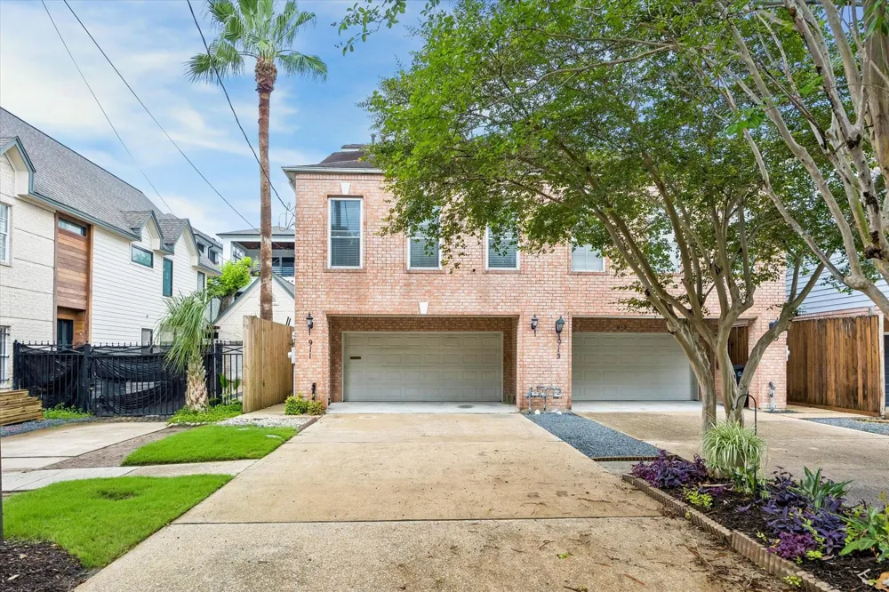 911 Birdsall Street Houston, TX 77007
