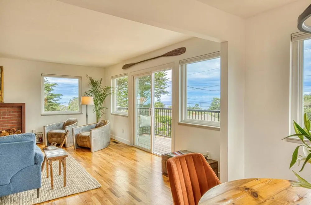 1321 Hoffman Avenue Monterey, CA 93940