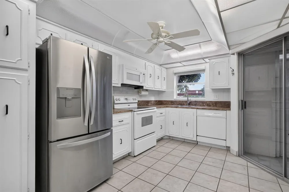 3524 Via Poinciana #Apt 104 Lake Worth, FL 33467