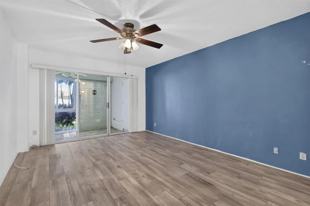3524 Via Poinciana #Apt 104 Lake Worth, FL 33467