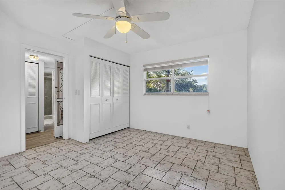 3524 Via Poinciana #Apt 104 Lake Worth, FL 33467